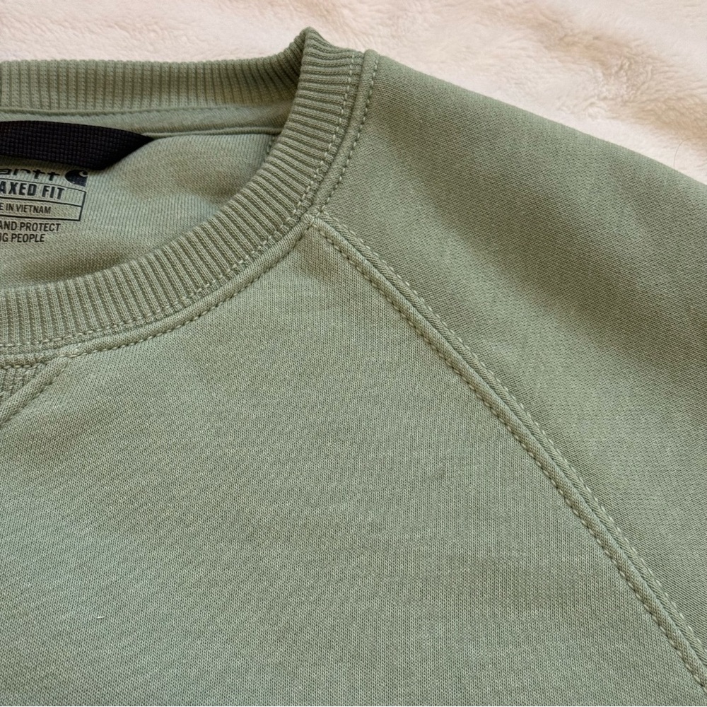 Carhartt Women’s Relaxed Fit Mid-weight Crew Neck Block Logo Sleeve Sweatshirt - Picture 9 of 10